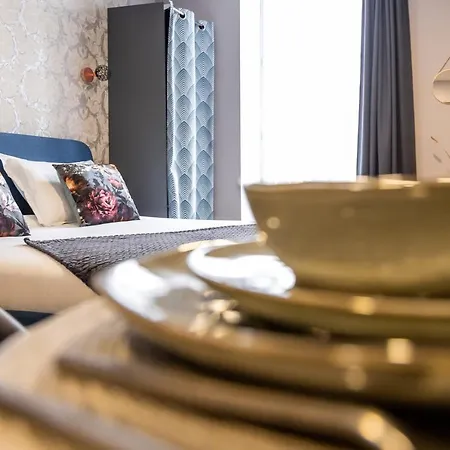 Escapade Place 11 - N2 - Centre Apartment Dinan